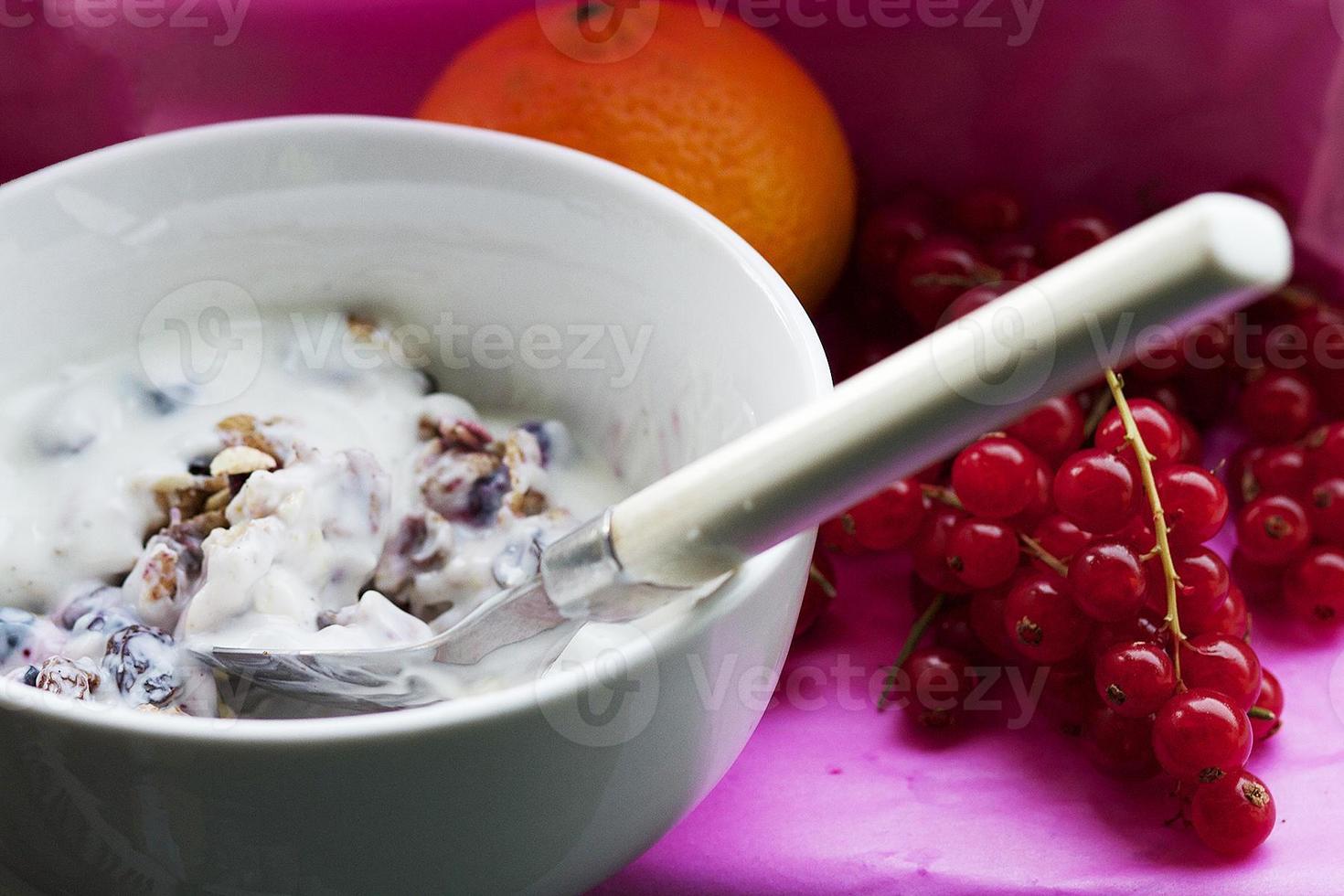 müsli med yoghurt foto