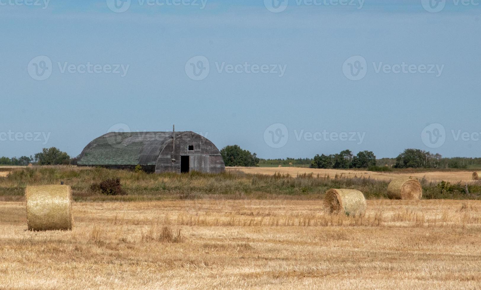 övergiven lada på landsbygden i Saskatchewan, Kanada foto