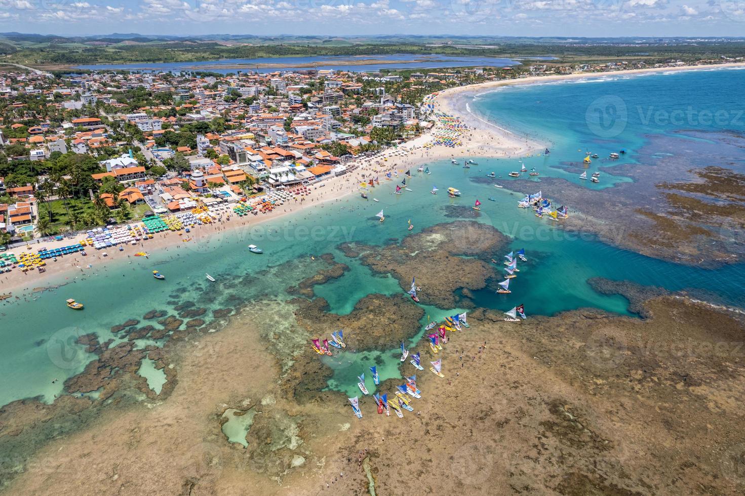 Flygfoto över porto de galinhas stränder, pernambuco, Brasilien. naturliga pooler. fantastisk semesterresa. fantastisk strandscen. foto