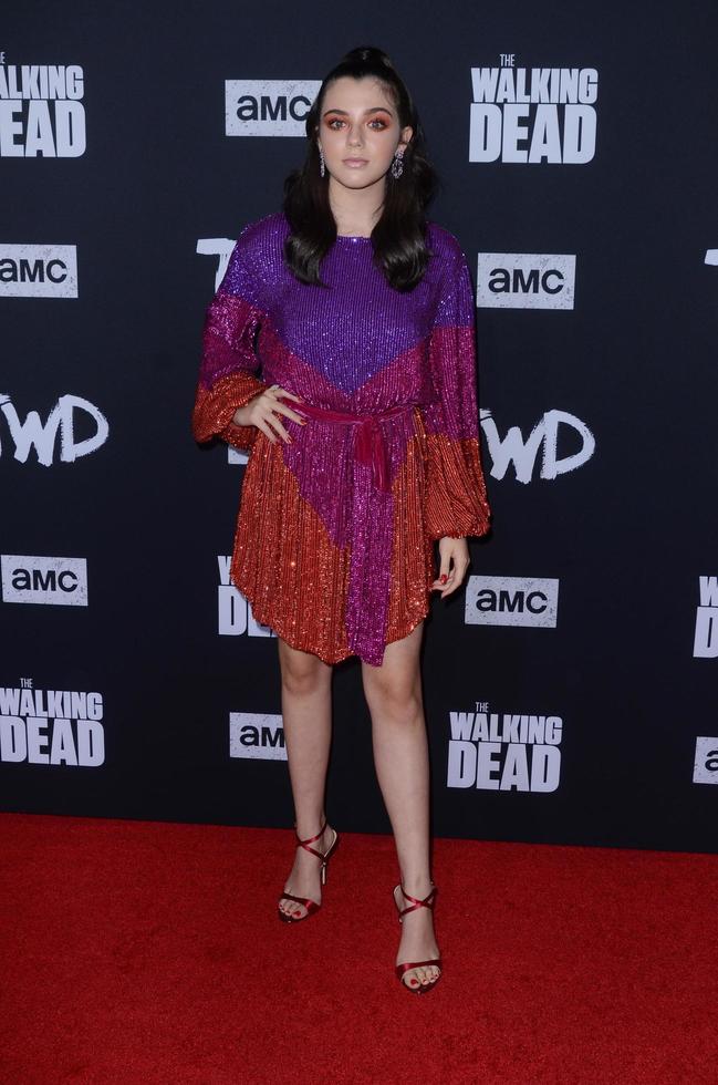 los angeles 23 sep, alexa nisenson vid premiärevenemanget the walking dead säsong 10 på tcl chinese theatre den 23 september 2019 i los angeles, ca. foto