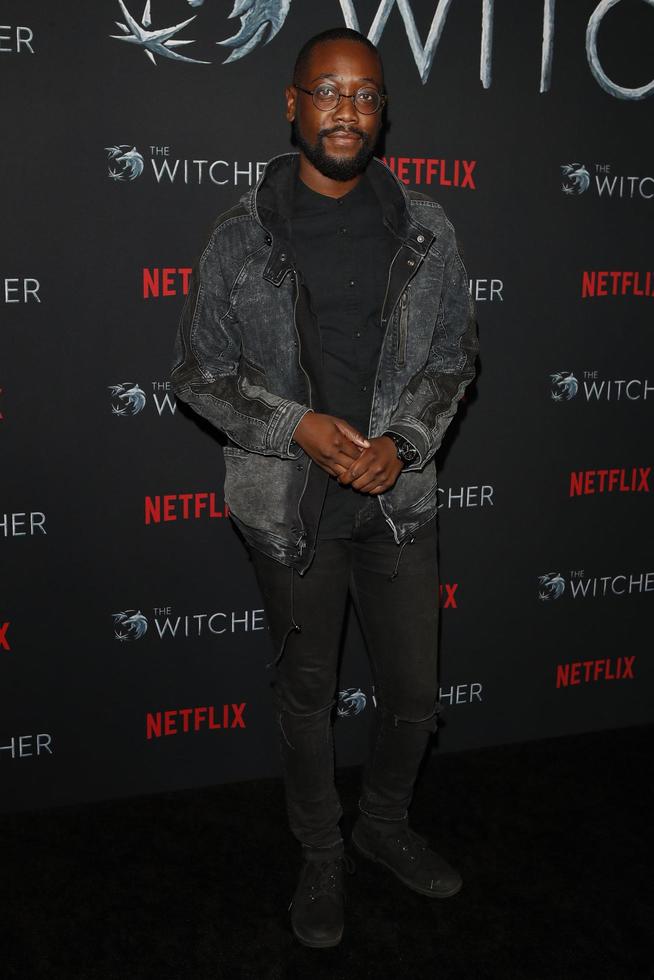 los angeles 3 dec, adwin brown på the witcher premiärvisning på den egyptiska teatern den 3 december 2019 i los angeles, ca. foto