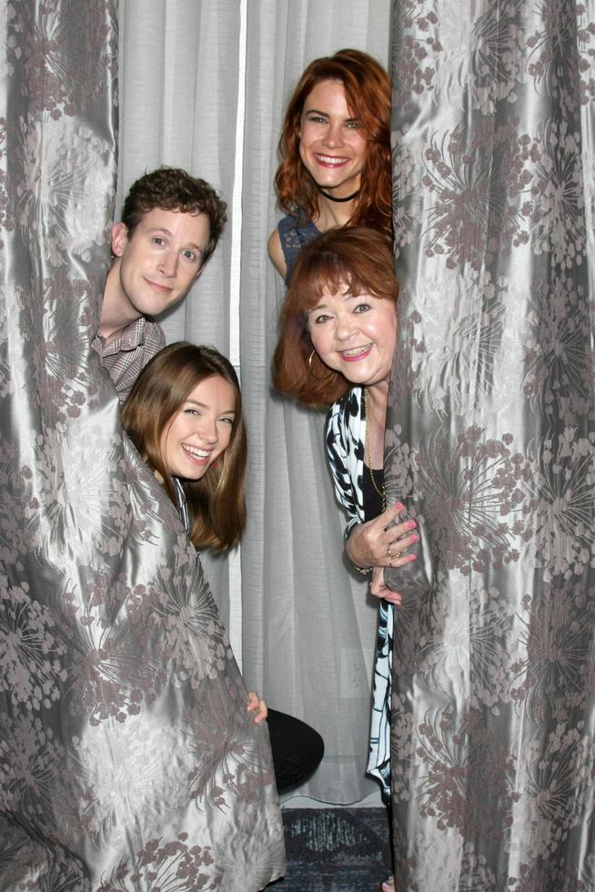 los angeles 20 aug, alex wyse, courtney grosbeck, courtney hope, patrika darbo på the bold and the beautiful fan event 2017 på marriott burbank convention center den 20 augusti 2017 i burbank, ca. foto