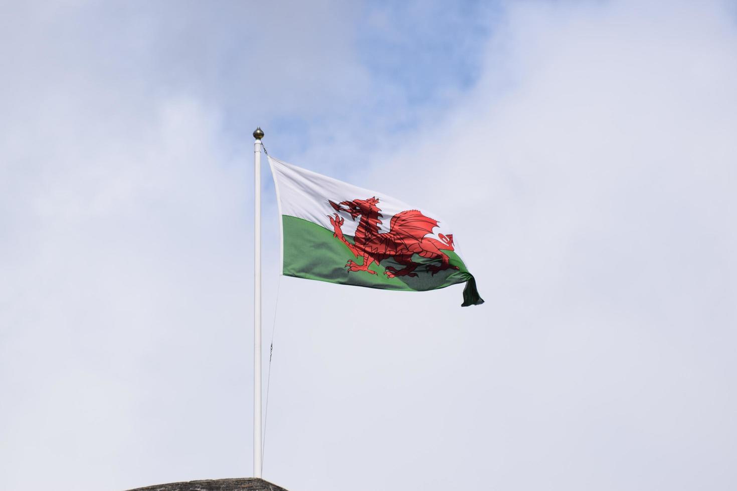 walesiska flaggan vajar foto