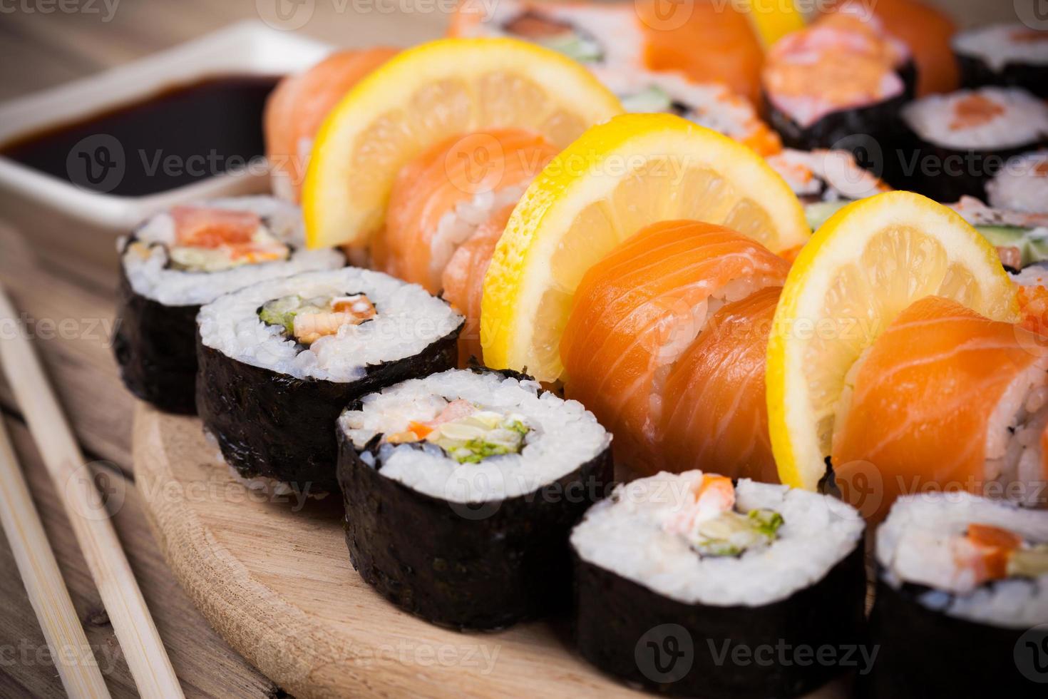 maki sushi set foto