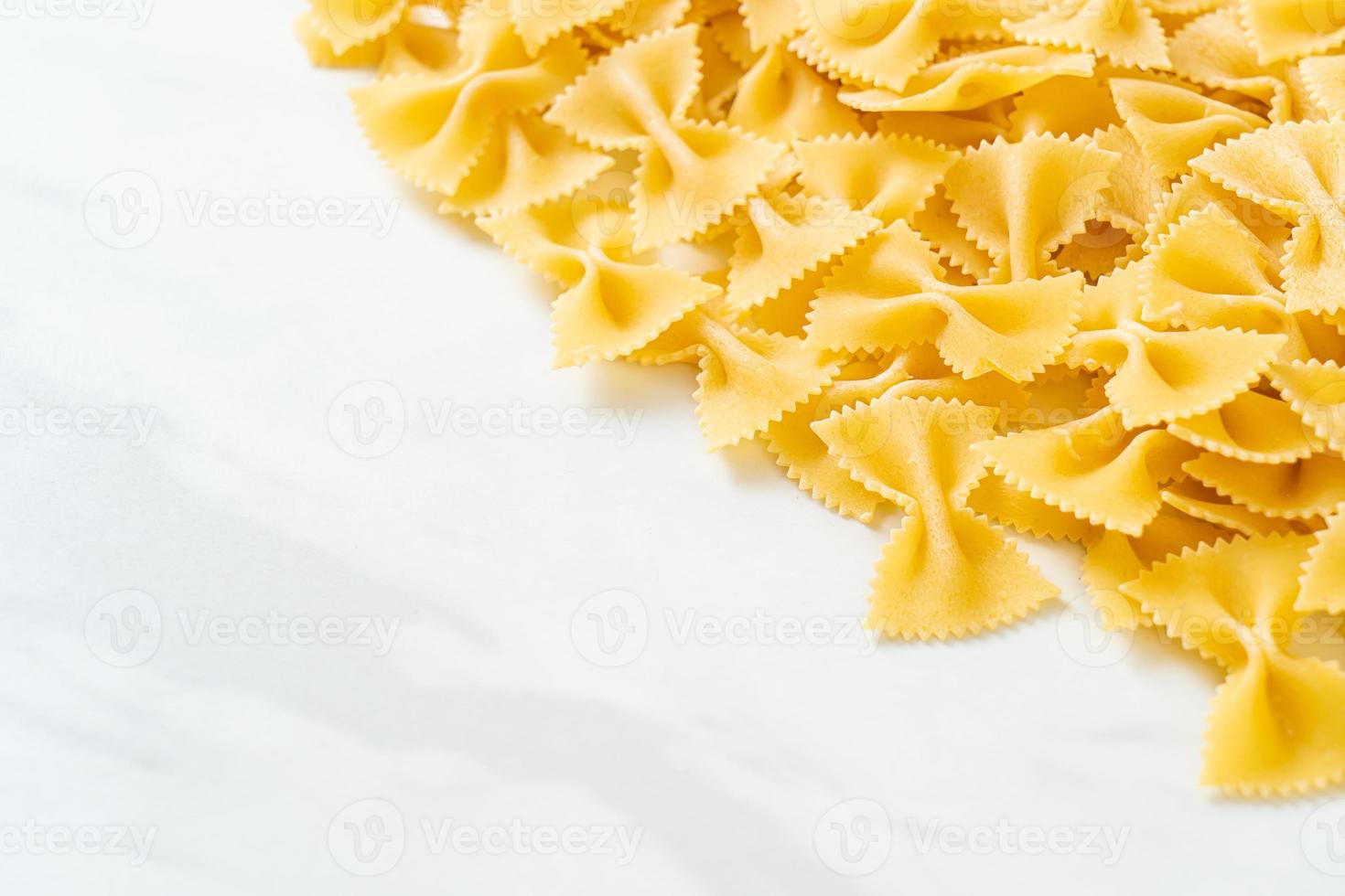 torr okokt farfalle pasta foto