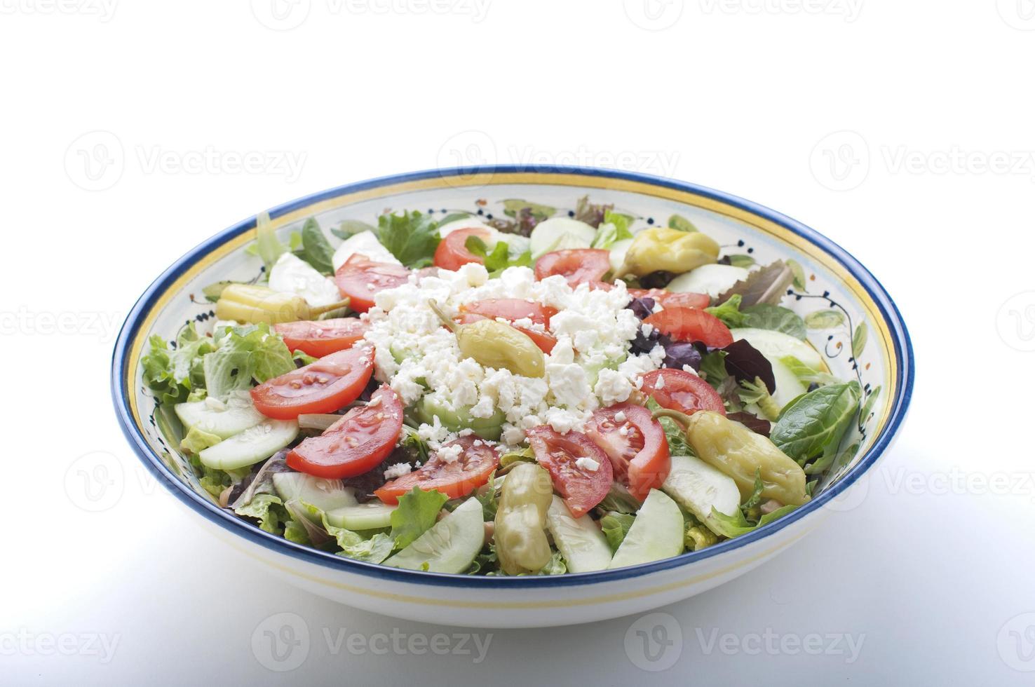 skål med grekisk sallad foto