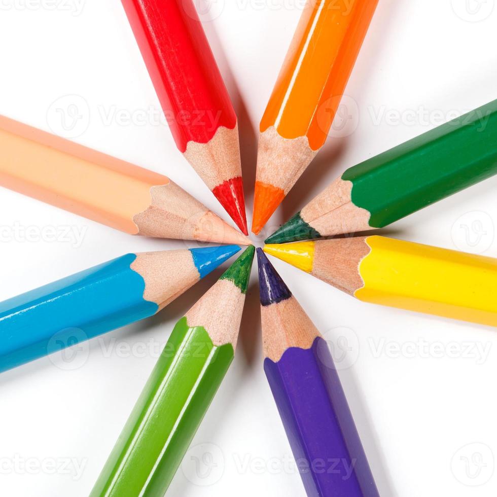 närbild av flerfärgade pennor foto