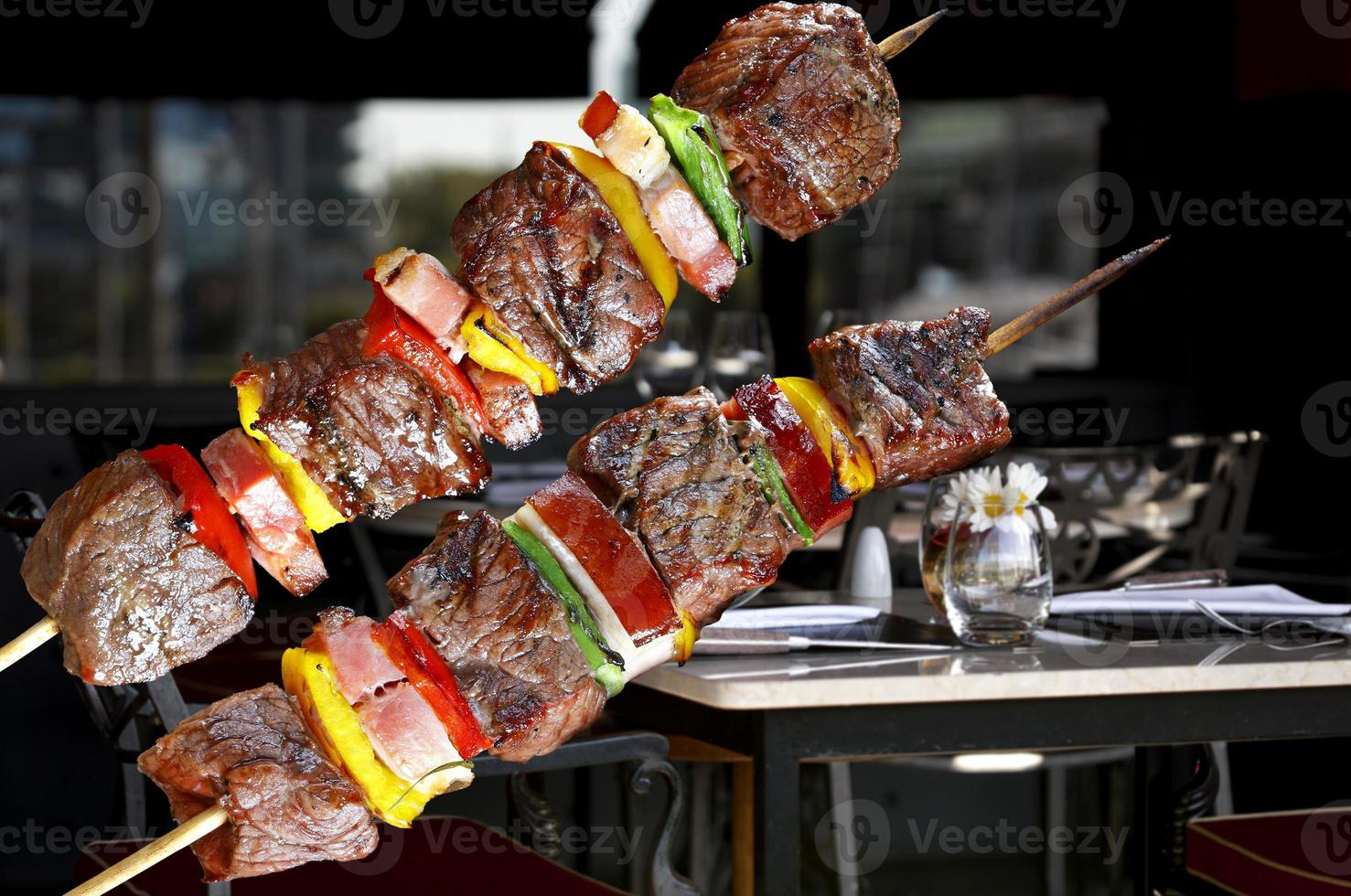 grill med kebabmatlagning foto