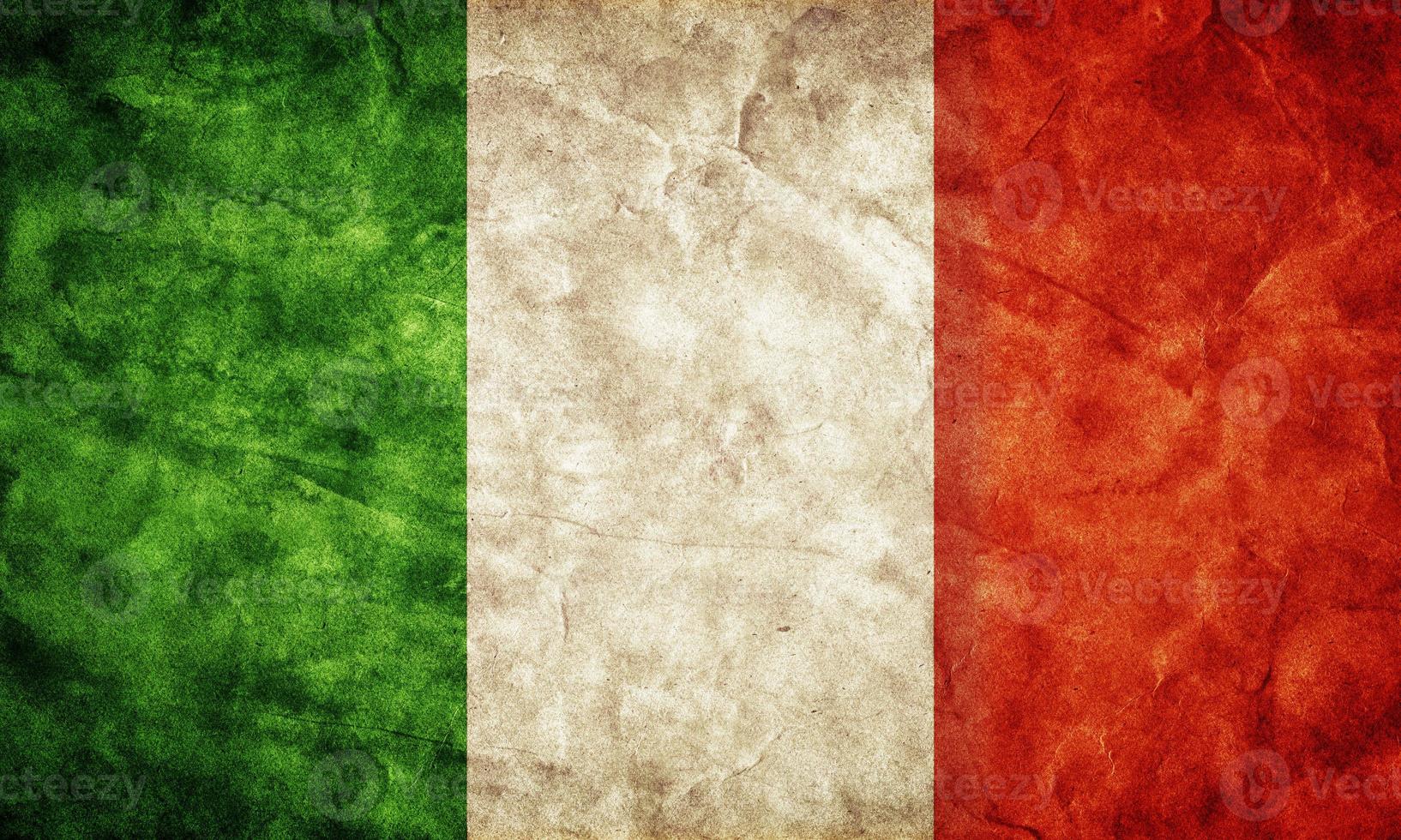 Italiens grunge flagga. föremål från min vintage retroflaggorsamling foto