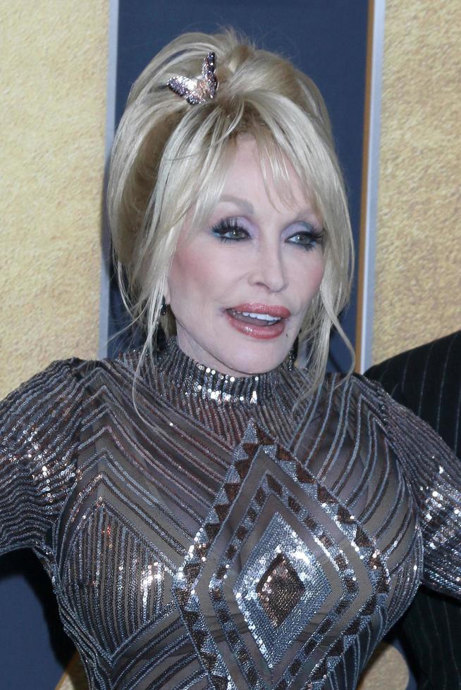 las vegas, 7 mars - Dolly Parton vid 2022 års academy of country music awards ankomster till allegient stadion den 7 mars 2022 i las vegas, nv foto