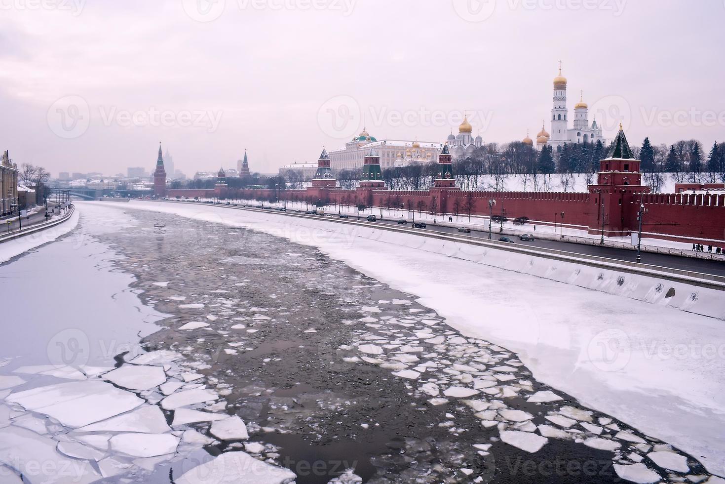 Moskva vinterflod Kreml foto