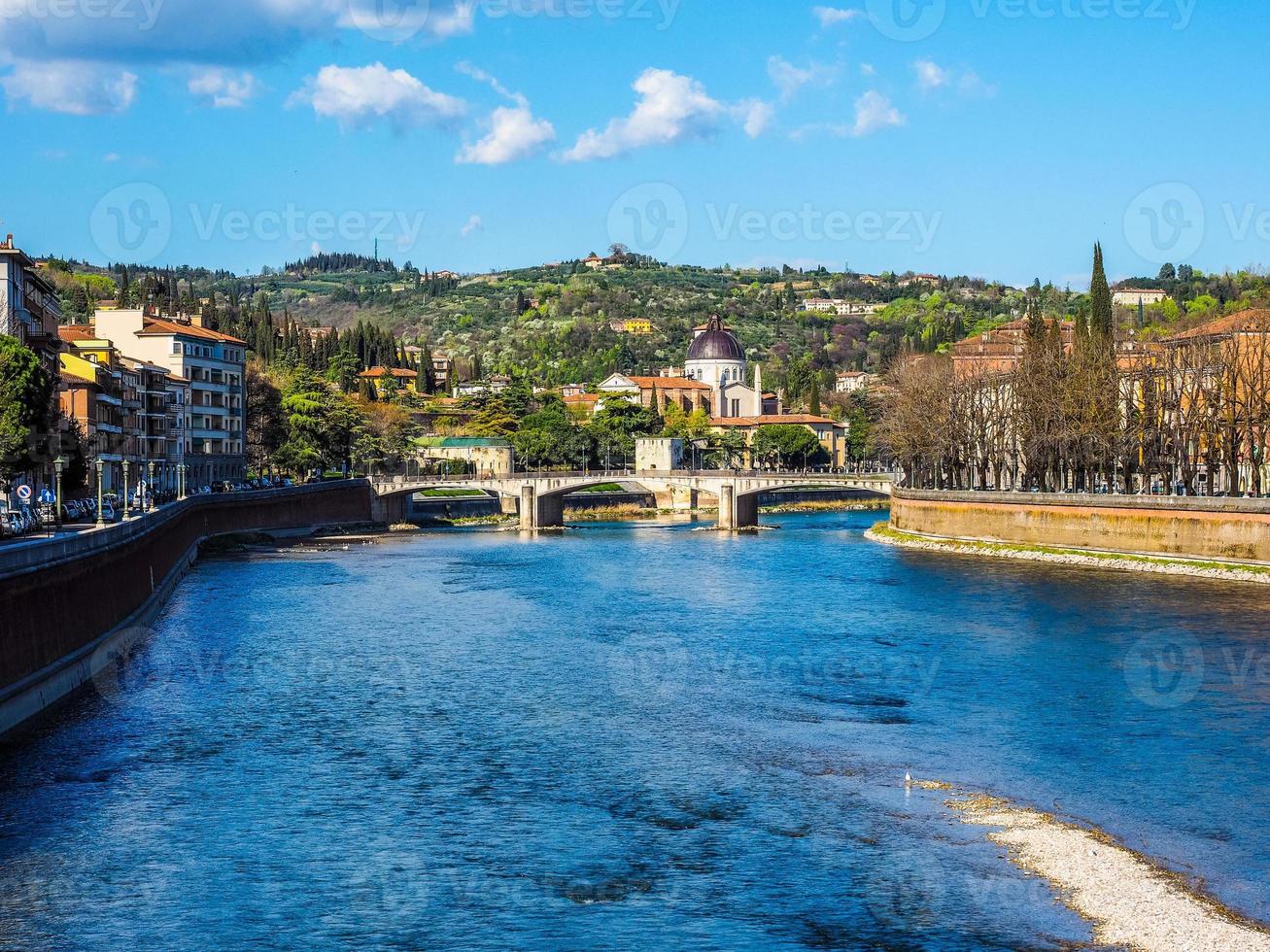 hdr river adige i verona foto