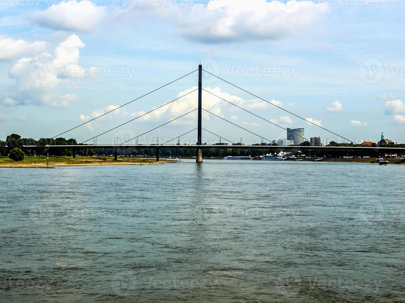 hdr floden rhein i Düsseldorf, Tyskland foto