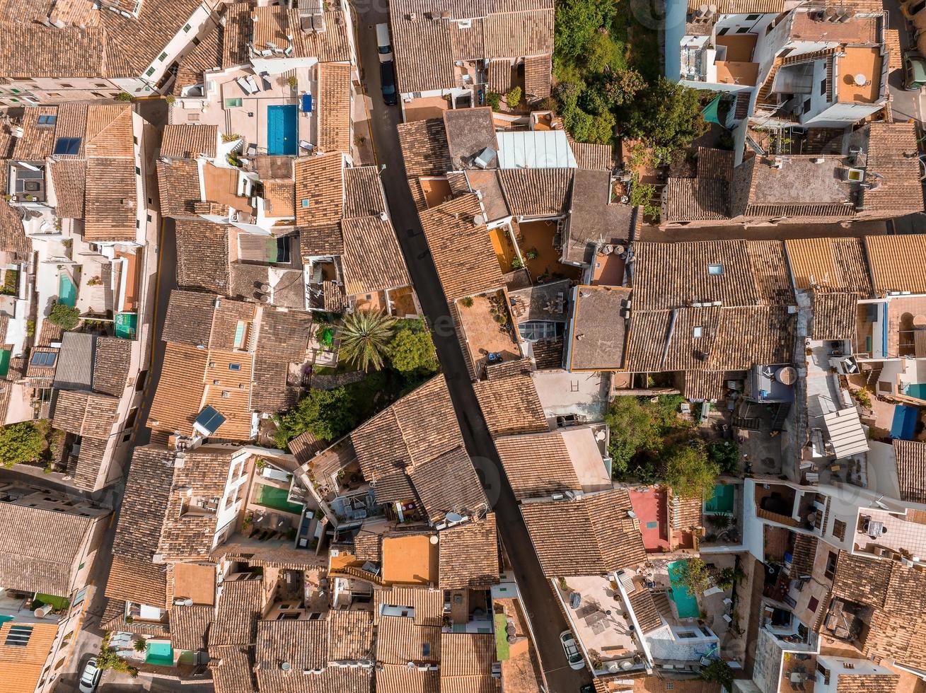 Flygfoto över pollenca, mallorca, spanien. foto