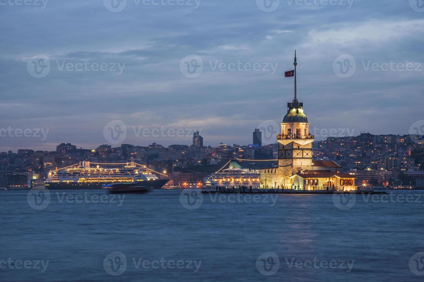 jungfru torn, istanbul - kalkon foto