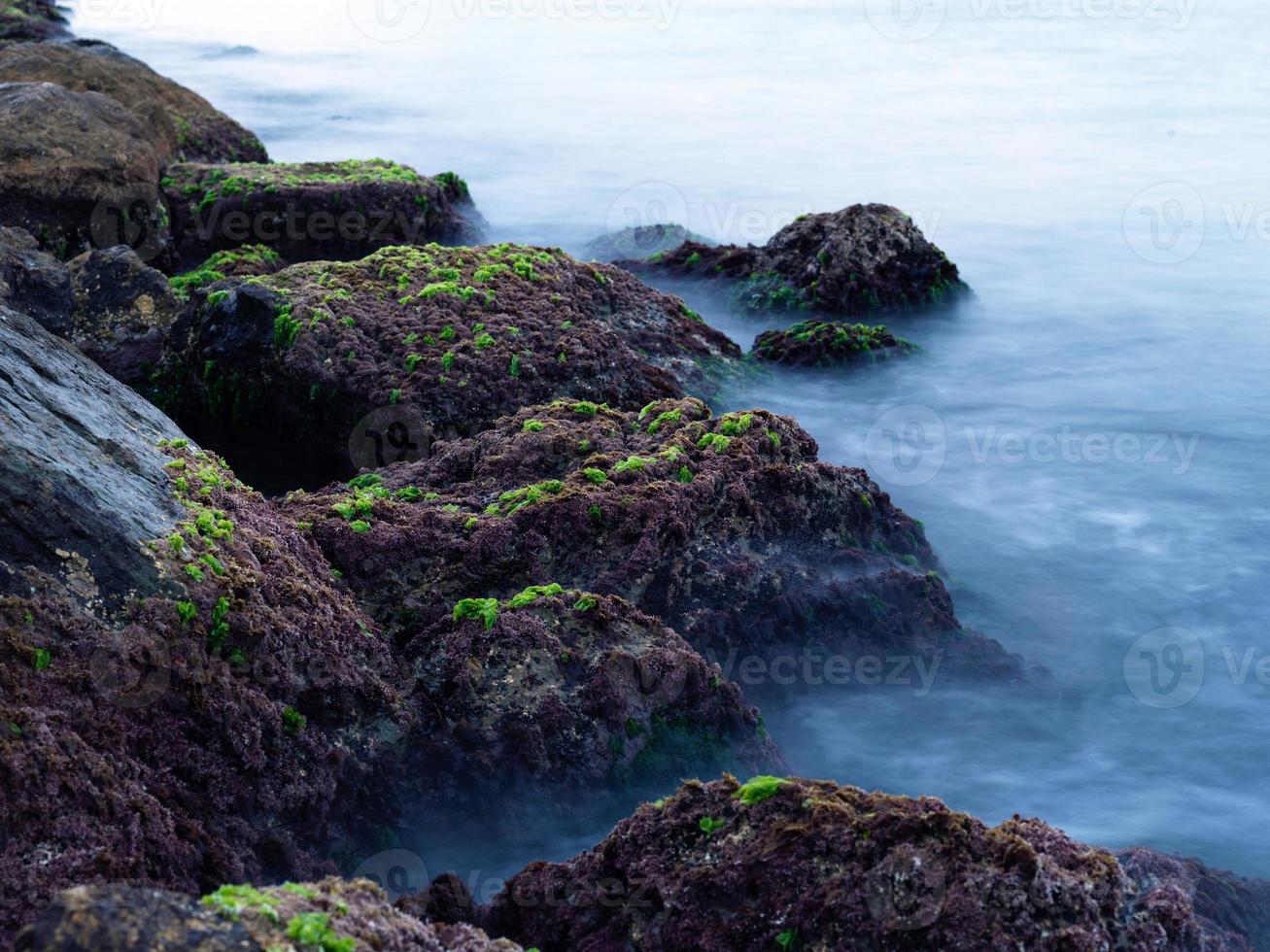 stenar och havslång exponering foto