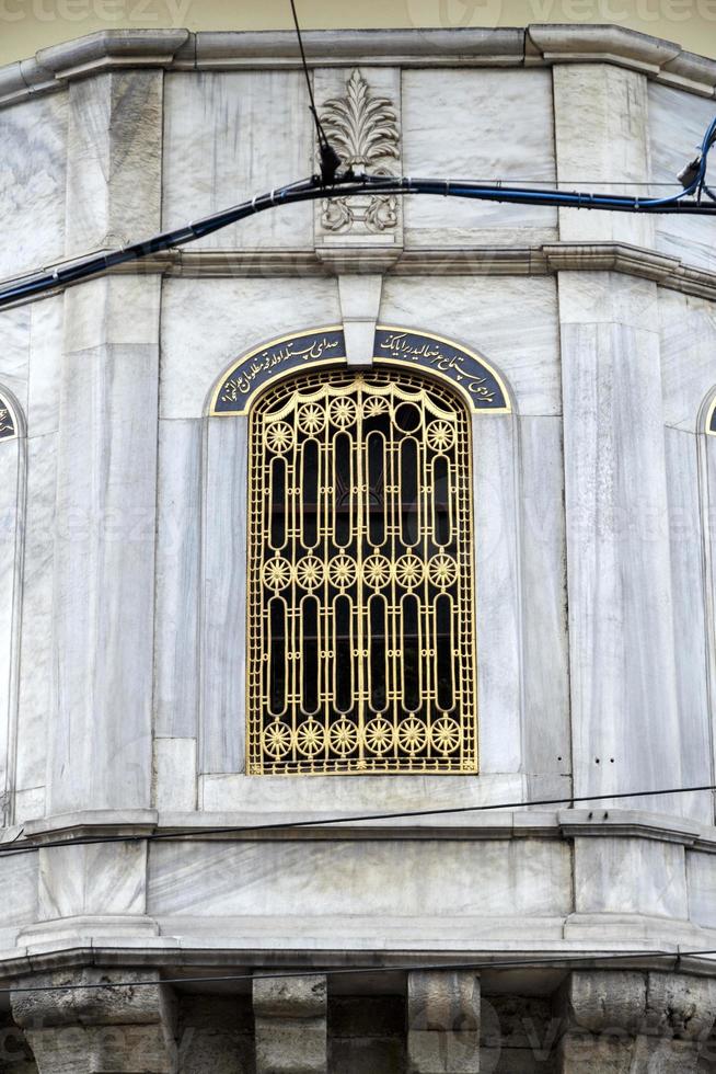 fönster i processionskiosken, istanbul, kalkon. foto
