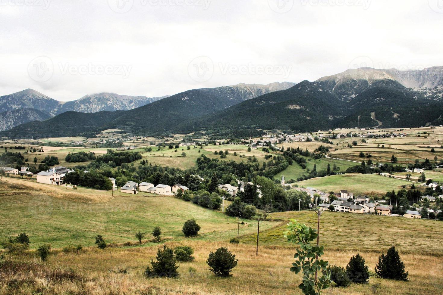 utsikt över Pyrenéerna från den franska sidan foto