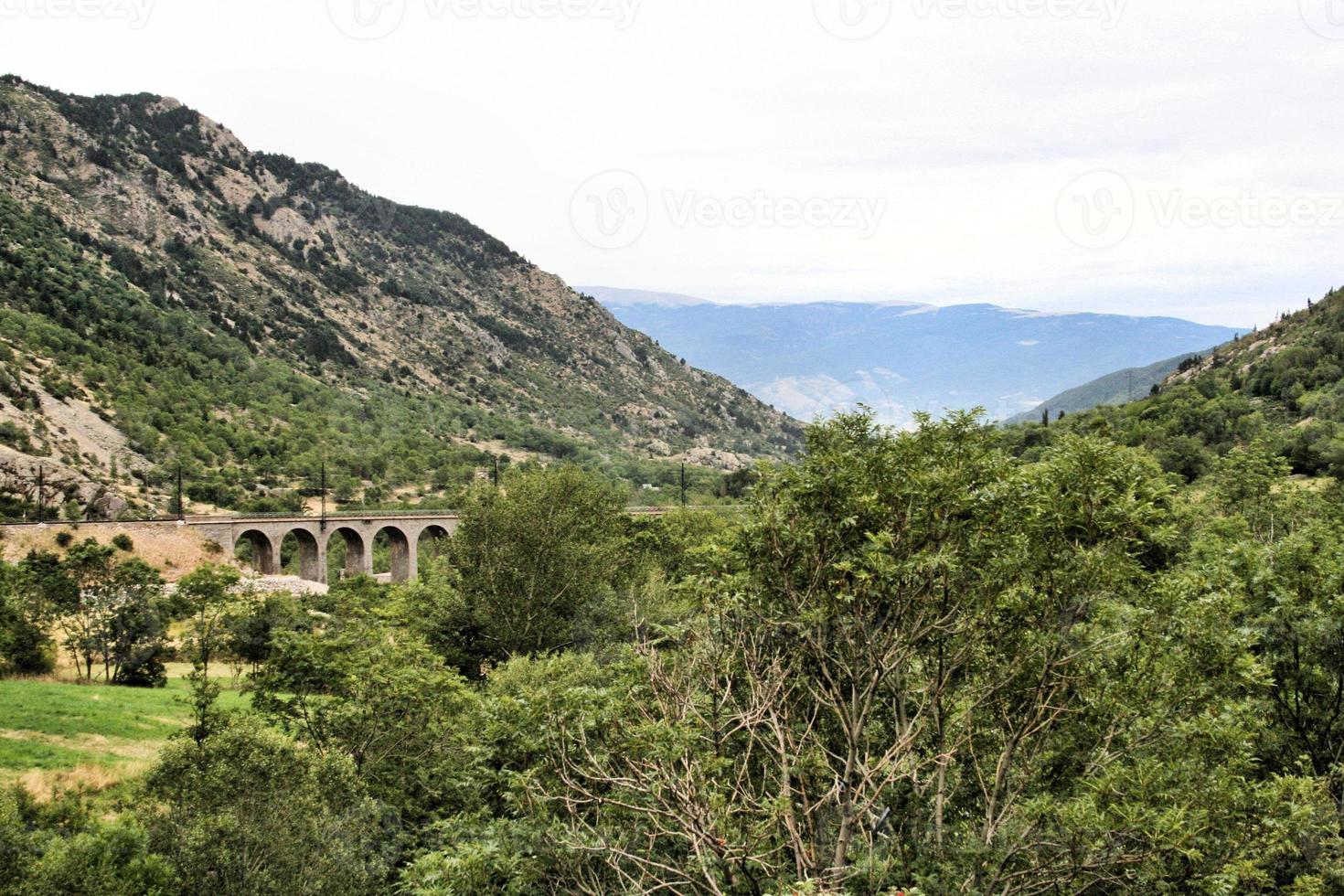 utsikt över Pyrenéerna från den franska sidan foto