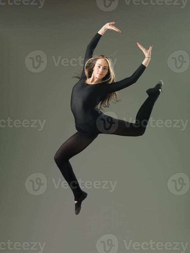 kvinnlig dansare foto