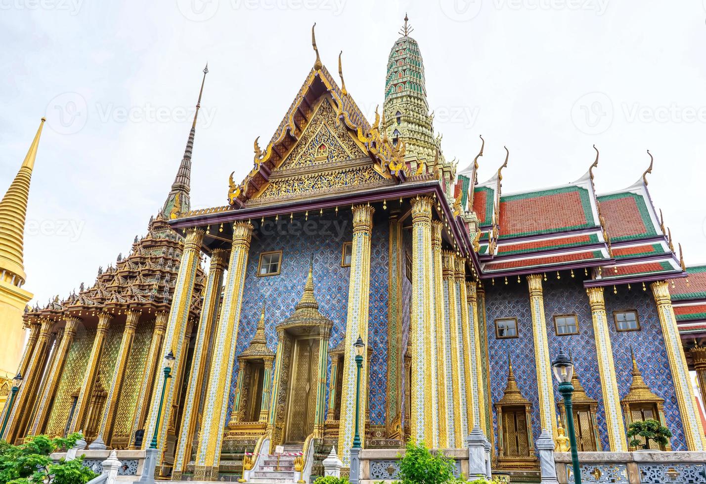 ett landmärke för wat phra kaew i bangkok, thailand. en plats som alla i varje religion kan ses. foto