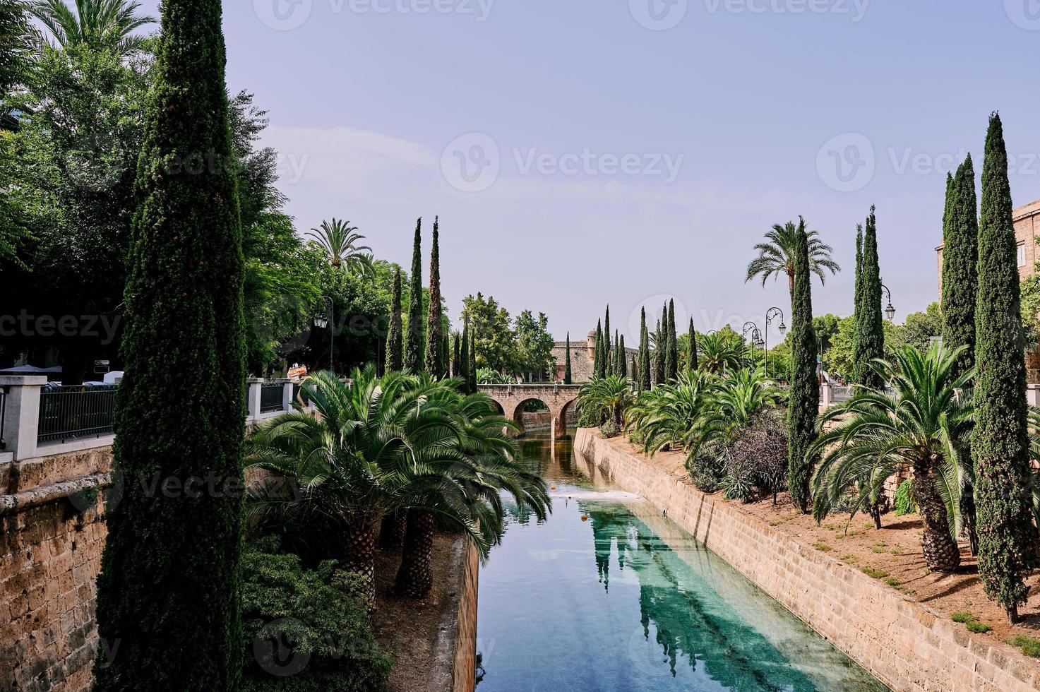 canal torrent de sa riera i Palma de Mallorca, Spanien foto