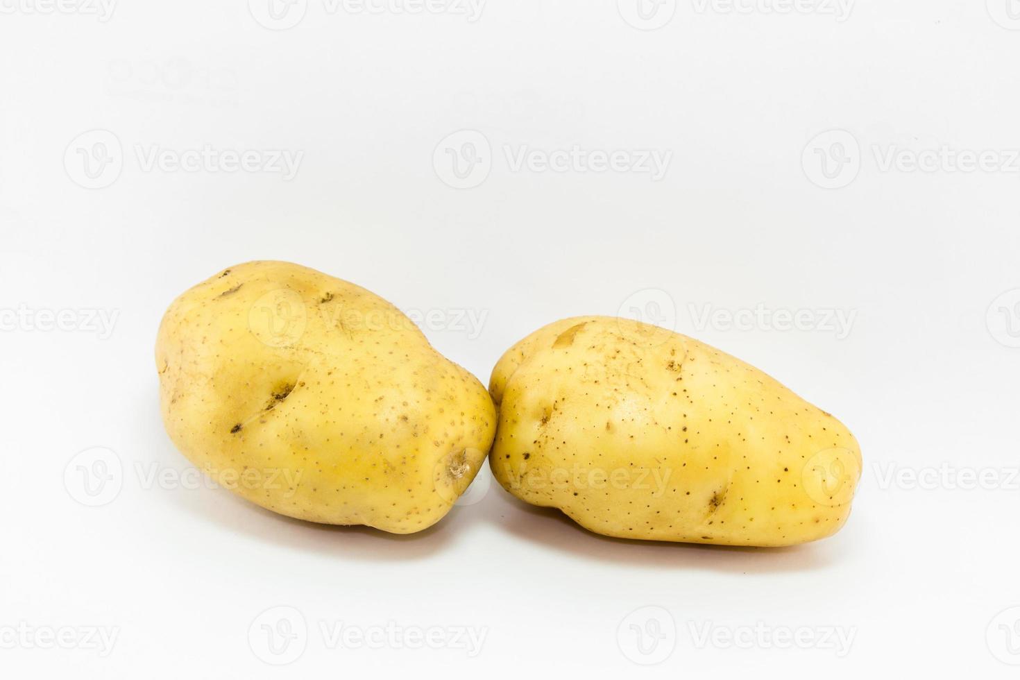 potatis isolerad på vit bakgrund närbild foto
