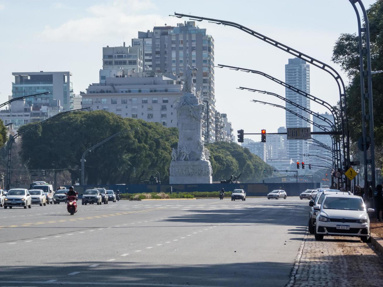 Buenos Aires, Argentina. 2019. libertador avenue, utsikt över monumento de los espaoles foto