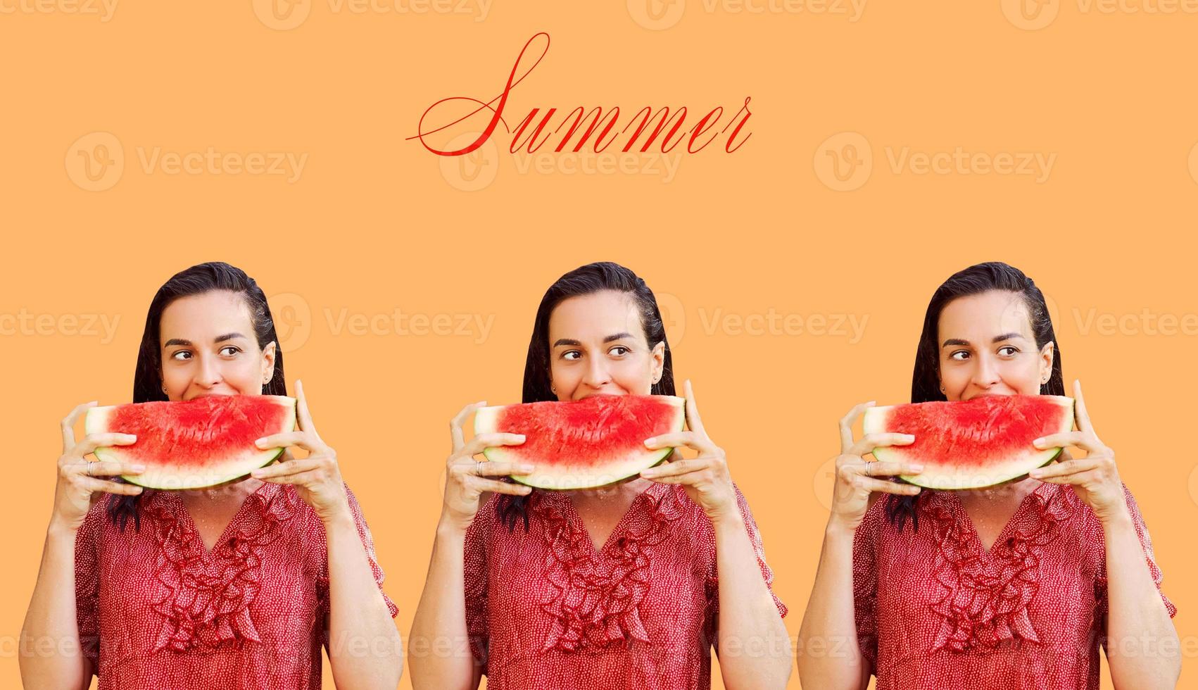 mönster av glad kvinna som håller en bit skivad vattenmelon på en färgstark bakgrund. sommar koncept foto