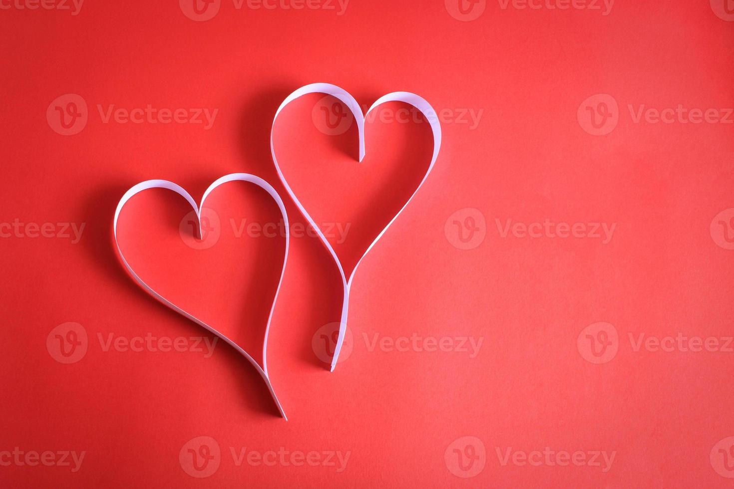 hjärta papper på bakgrund av rött konst papper alla hjärtans alla hjärtans dag alla hjärtans dag - bild foto