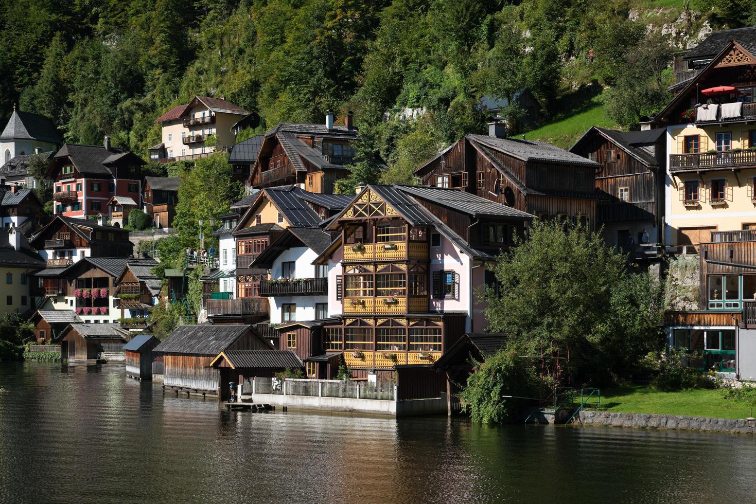 utsikt över Hallstatt från Hallstatt sjön foto