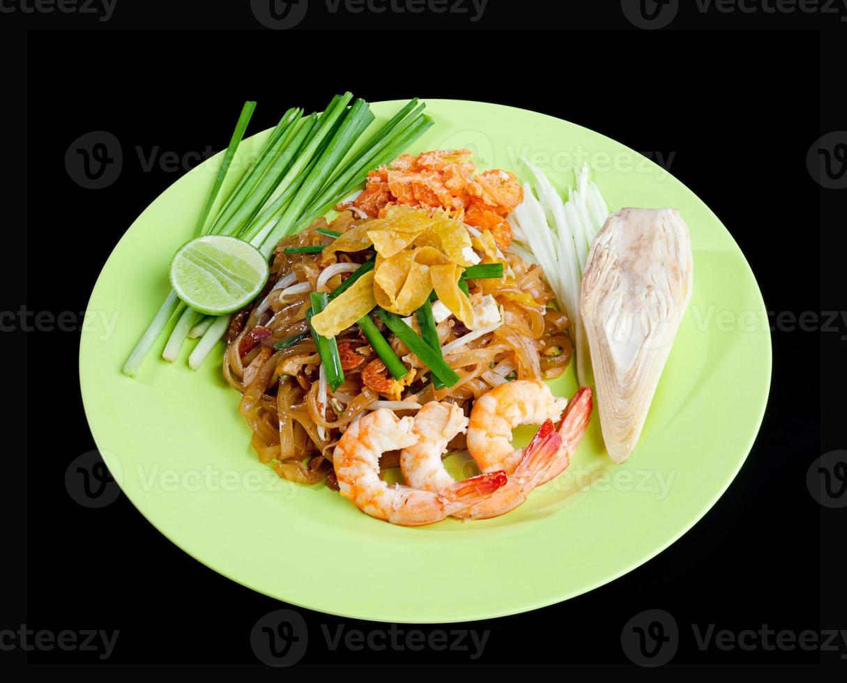 Rör stekt nudel med räkor Amed pad thai foto