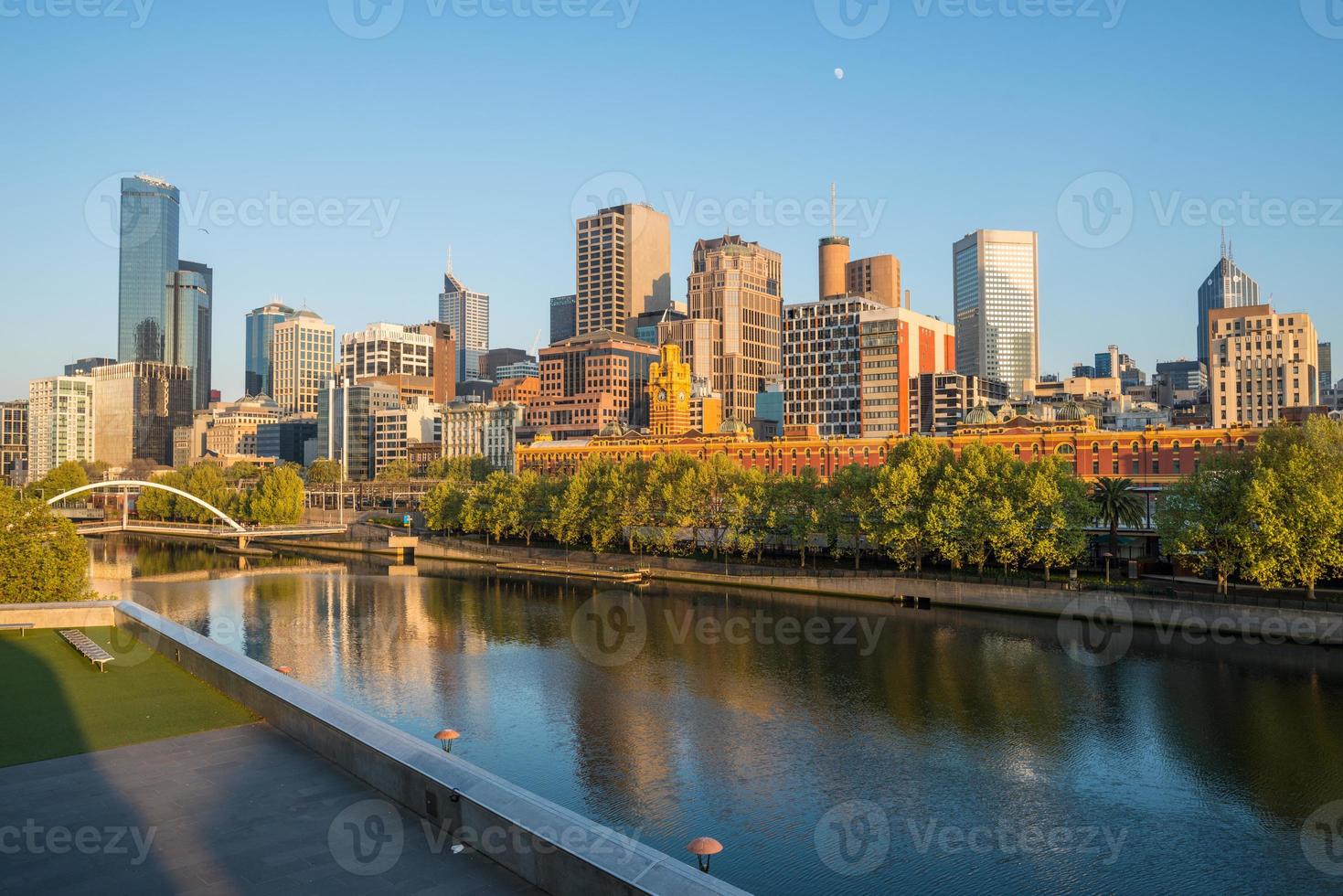 melbourne stad i morgonsoluppgången, victoria state, australien. melbourne är en av de mest beboeliga städerna i världen. foto