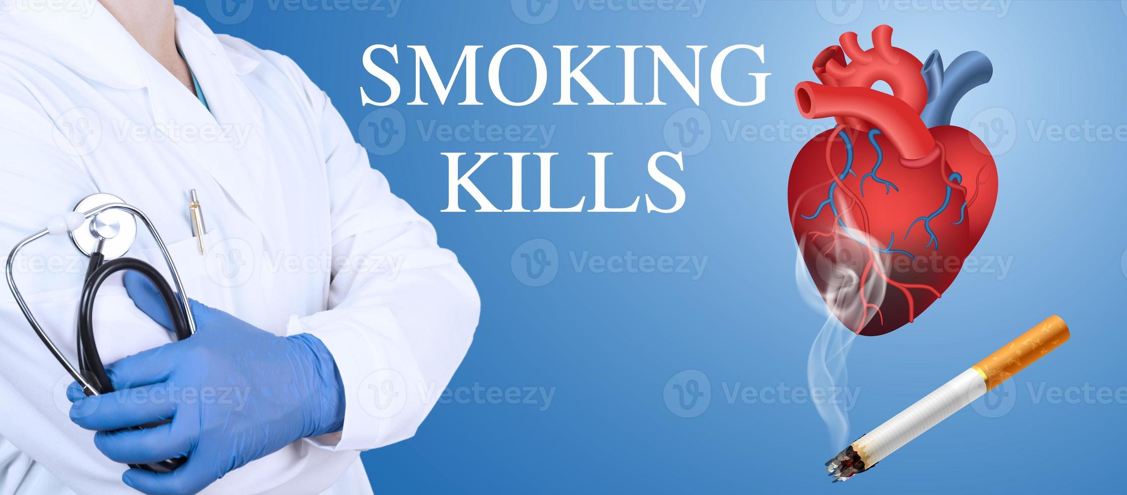 rökning dödar. läkare i vit rock med stetoskop och medicinska handskar mot bakgrund av ett realistiskt rött hjärta och en rökande cigarett. affisch om sociala problem. foto