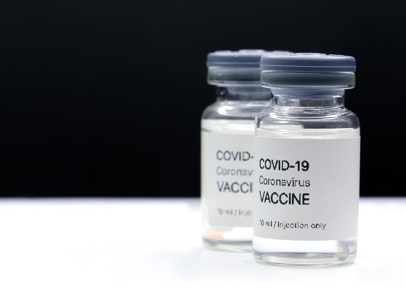 ampuller med covid-19 coronavirus vaccin, sars-cov-2 pandemi foto