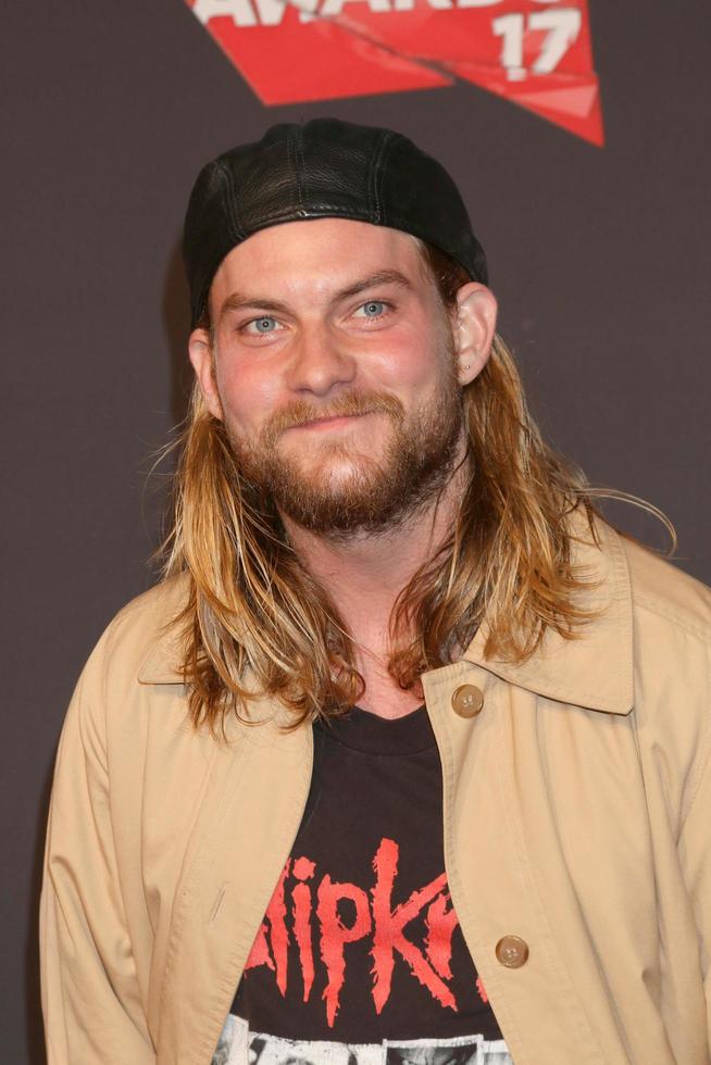 los angeles - 5 mars jake weary vid 2017 års iheart music awards på forumet den 5 mars 2017 i los angeles, ca foto