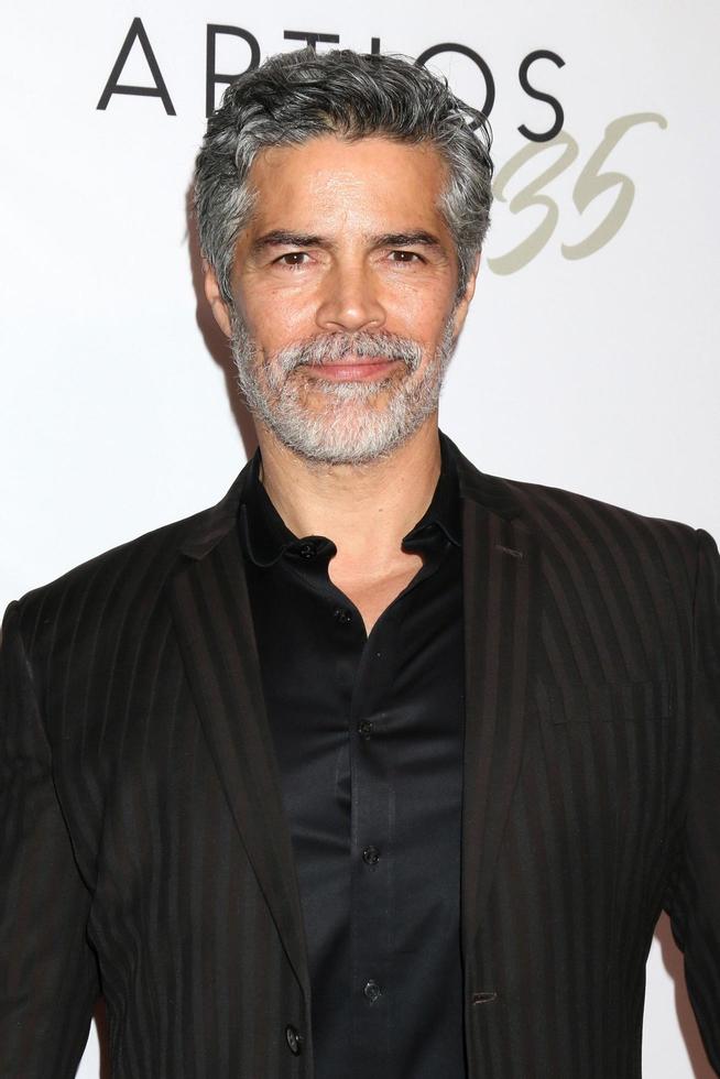 los angeles jan 30 - esai morales vid 35th artios awards på beverly hilton hotel den 30 januari 2020 i beverly hills, ca. foto