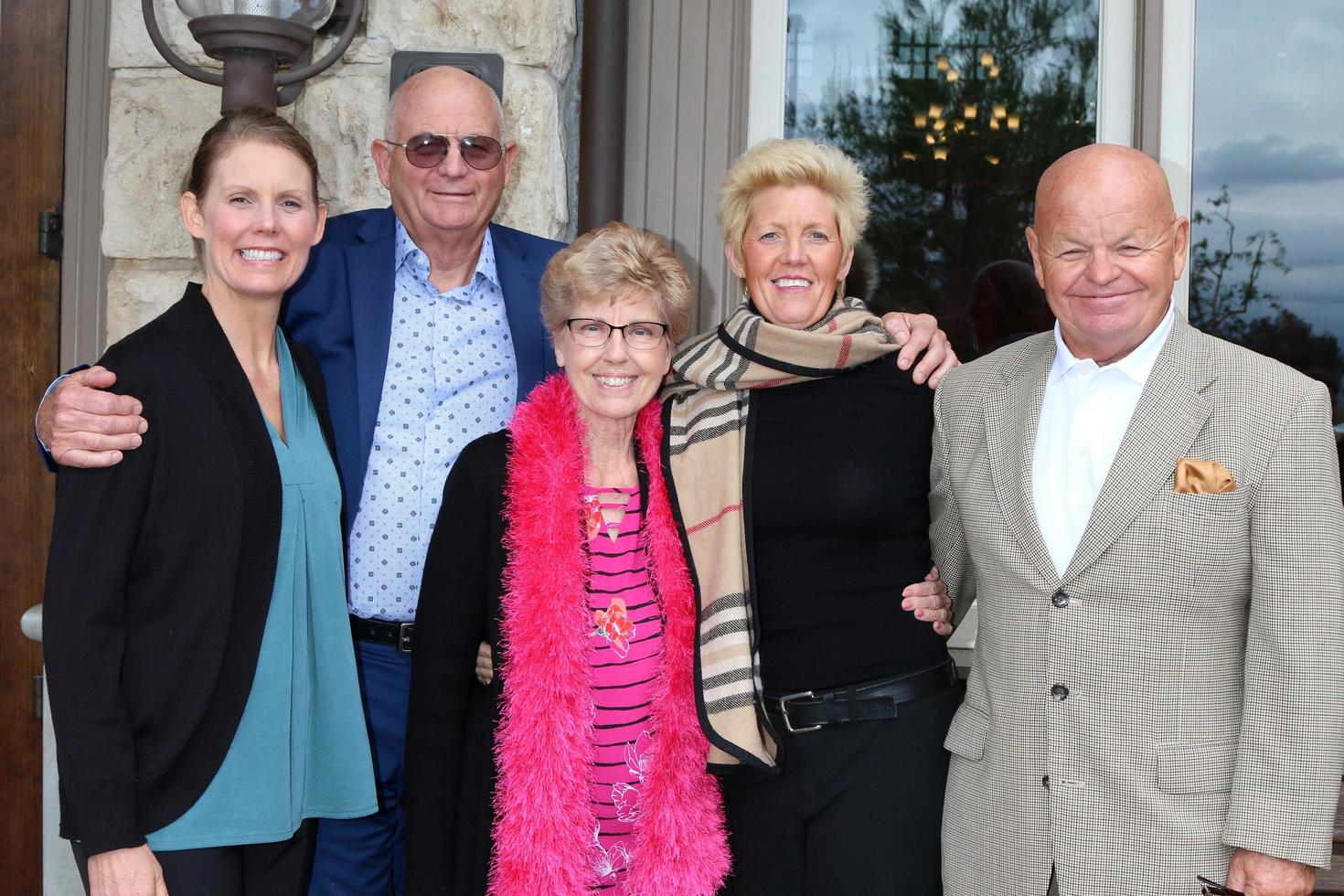 los angeles mar 14 - holly, steve, linda, heidi, hank på steve och linda lunch på spaghettifabriken den 14 mars 2020 i Redlands, ca. foto