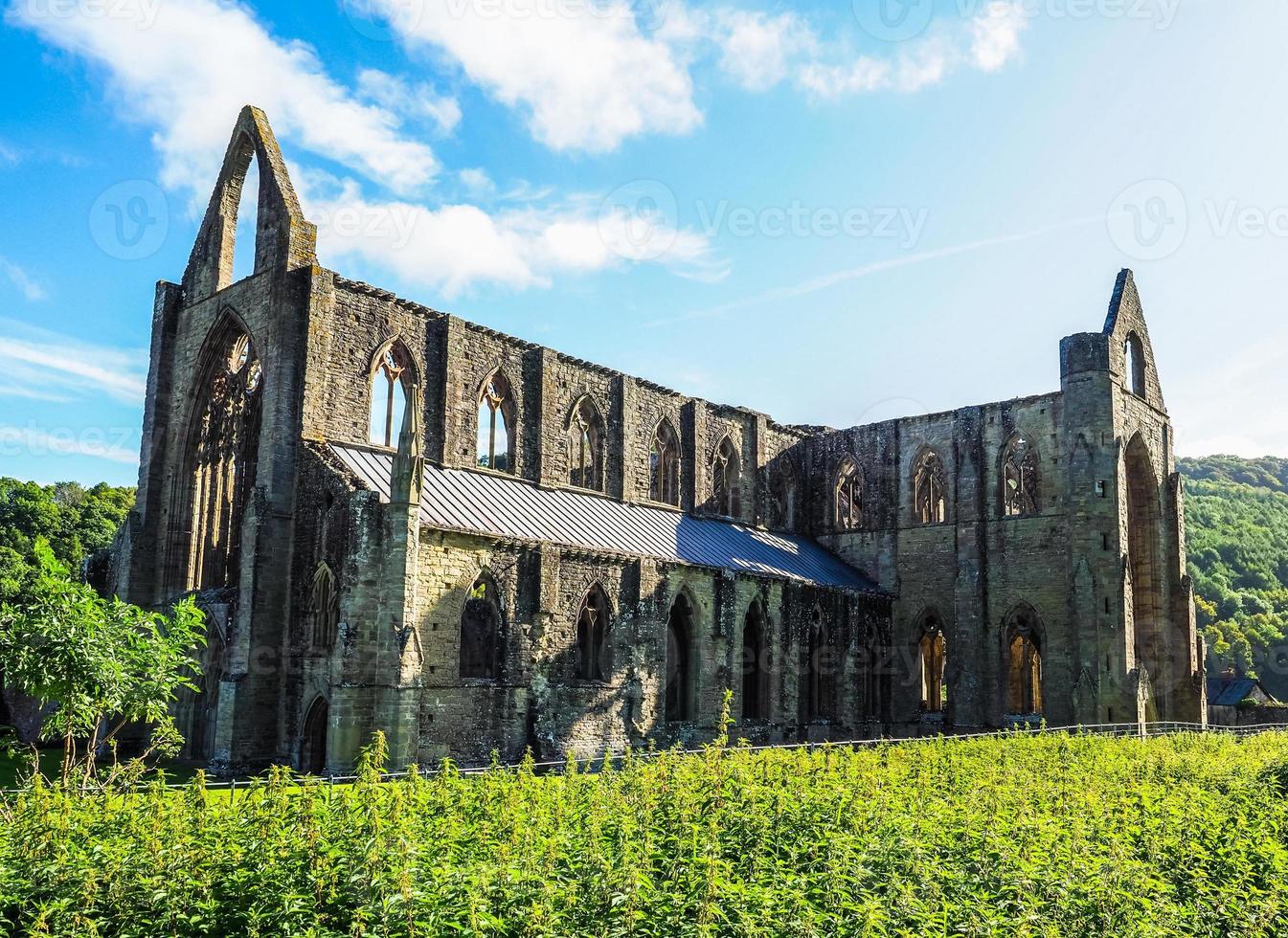 hdr tintern abbey abaty tyndyrn i tintern foto