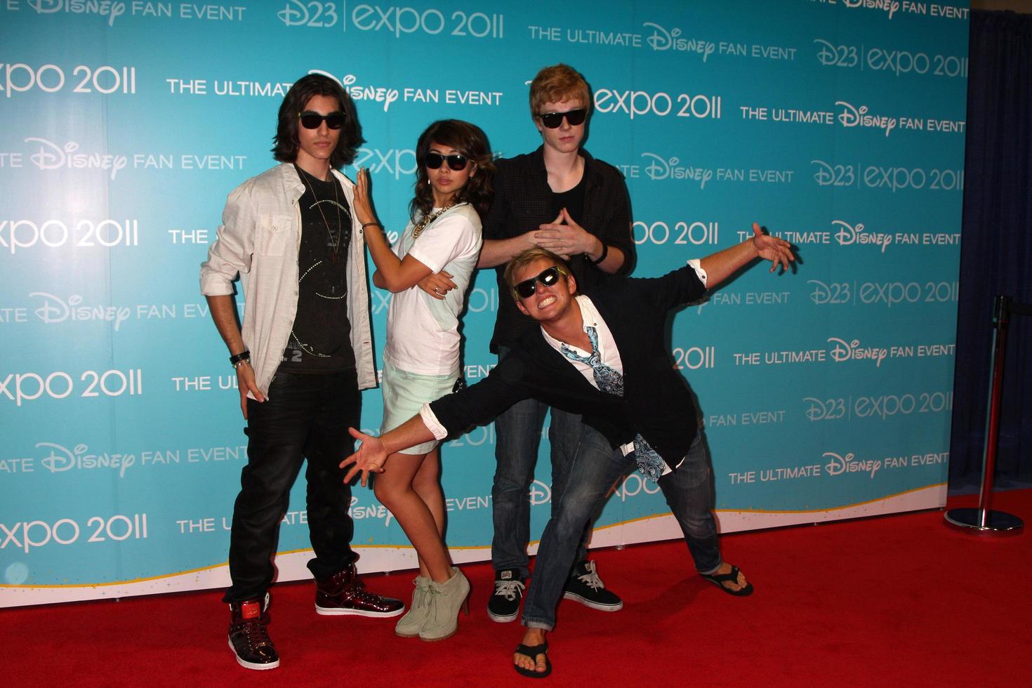 los angeles, 19 aug - blake michael, hayley kiyoko, adam hicks, chris brochu på d23 expo 2011 på Anaheim Convention Center den 19 augusti 2011 i Anaheim, ca. foto