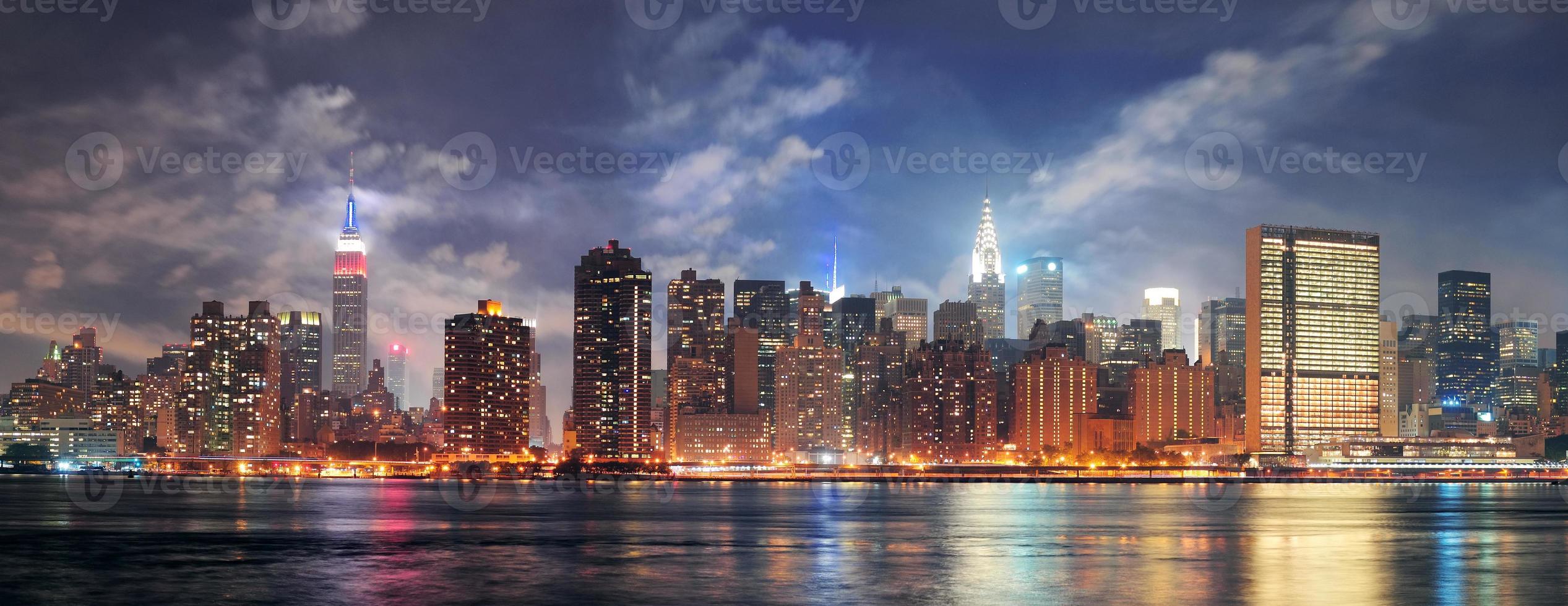 new york city manhattan midtown i skymningen foto