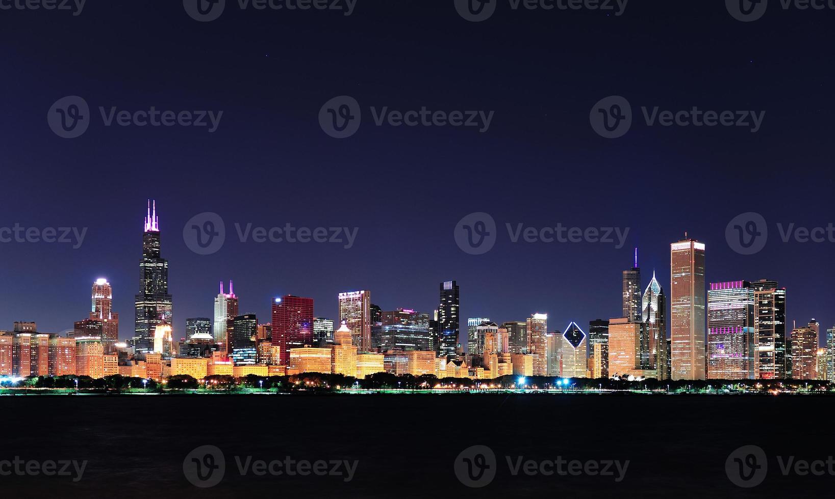 chicago skyline i skymningen foto