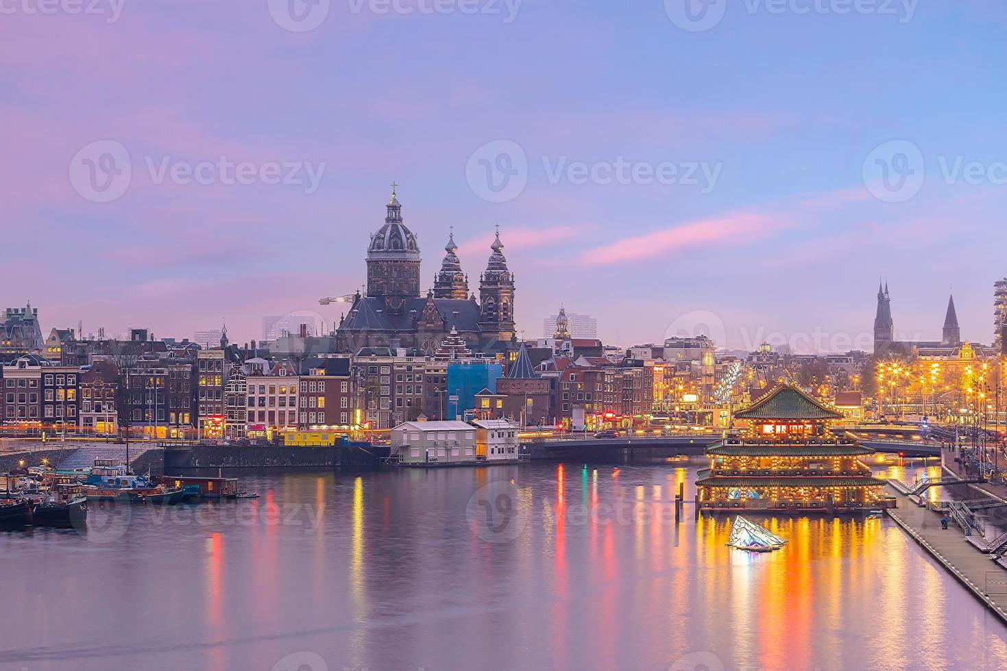 amsterdam downtown stadssilhuett stadsbild av nederländerna foto