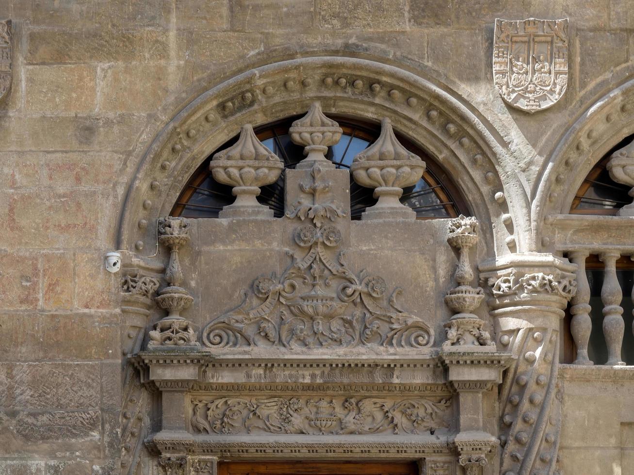 Granada, Andalusien, Spanien, 2014. Vapen på utsidan av katedralen i Granada, Andalusien, Spanien den 7 maj 2014 foto