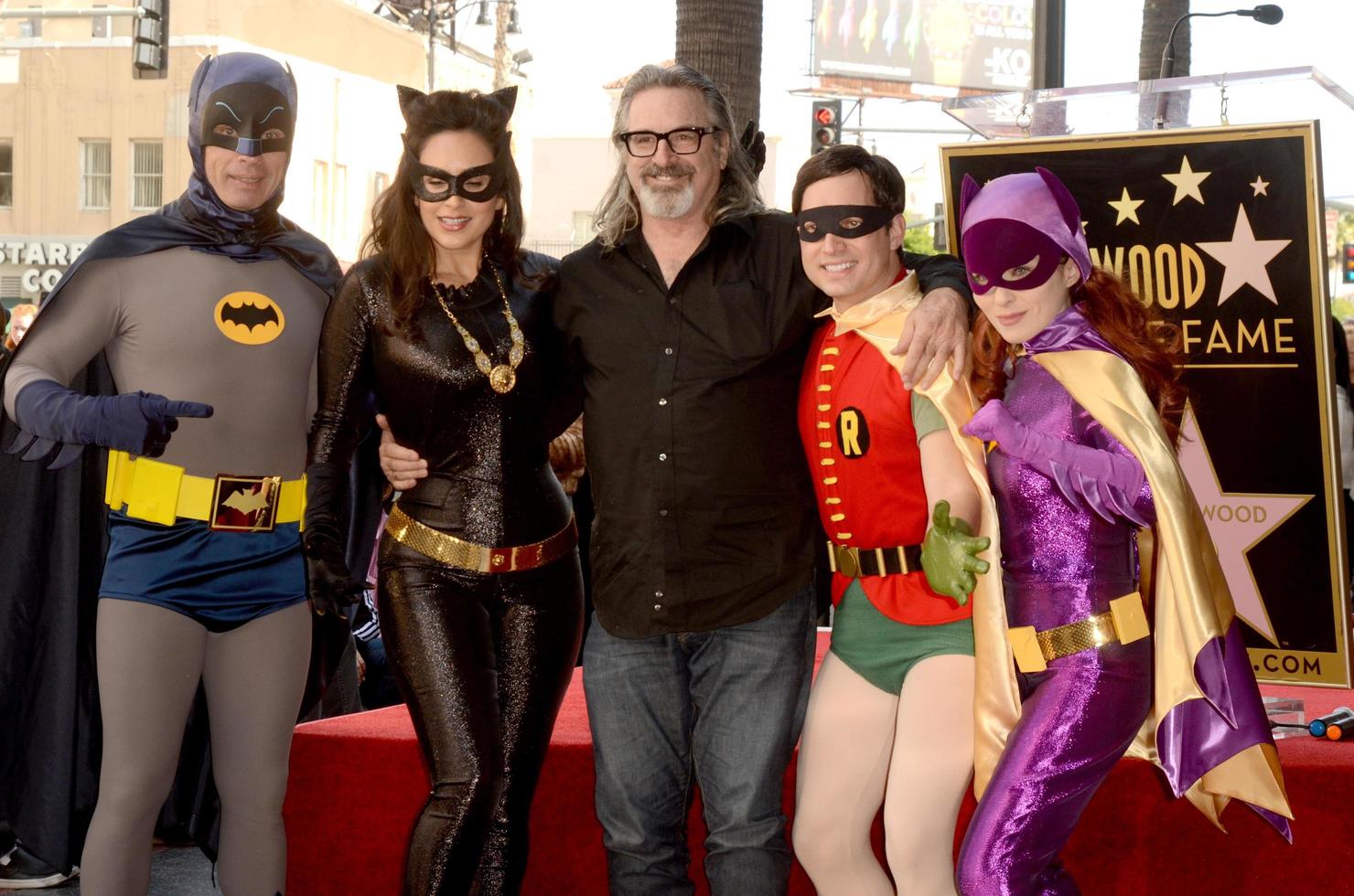 los angeles 9 jan - robert carradine vid burt ward stjärnceremonin på hollywood walk of fame den 9 januari 2020 i los angeles, ca. foto