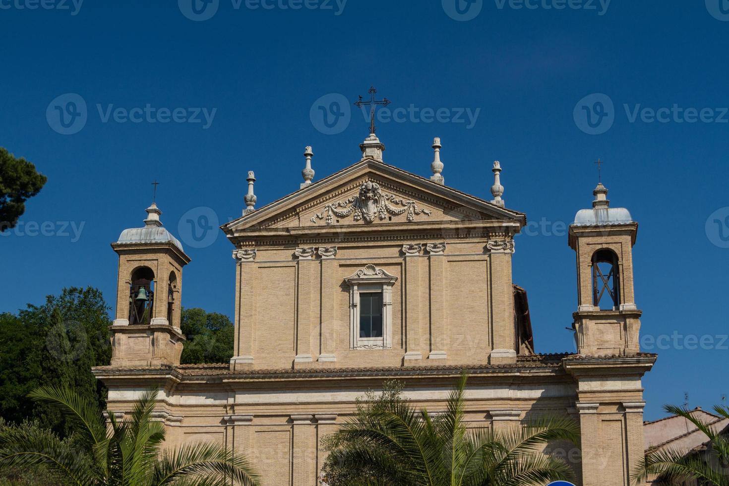 stor kyrka i centrum av Rom, Italien. foto