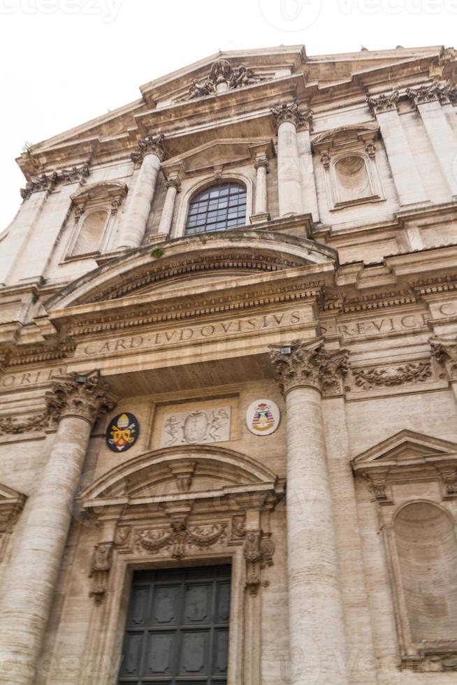 stor kyrka i centrum av Rom, Italien. foto