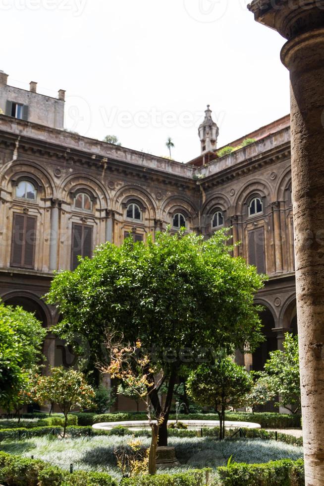 Rom, Italien. typiska arkitektoniska detaljer i den gamla staden foto