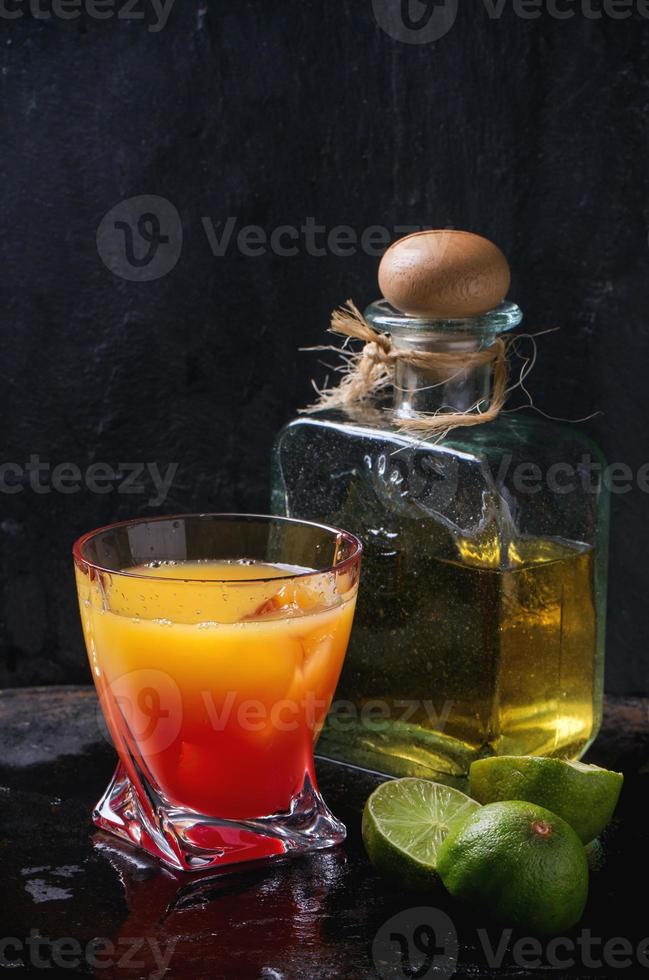 tequila soluppgång cocktail foto