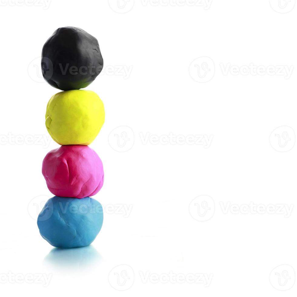 cmyk plasticine på en vit bakgrund foto